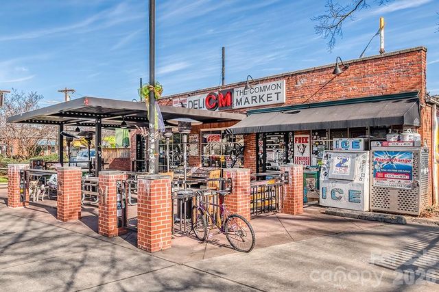 1427 Tippah Park Court, Charlotte, NC 28205