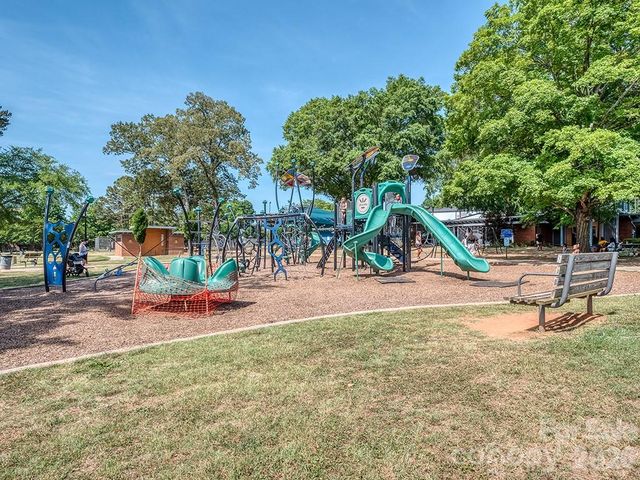 1427 Tippah Park Court, Charlotte, NC 28205