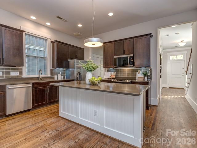 1427 Tippah Park Court, Charlotte, NC 28205