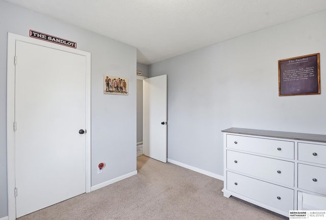 7513 S 88th Street, La Vista, NE 68128