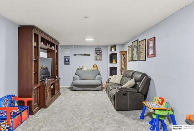 7513 S 88th Street, La Vista, NE 68128