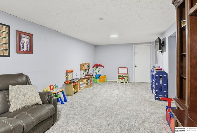 7513 S 88th Street, La Vista, NE 68128