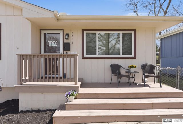7513 S 88th Street, La Vista, NE 68128