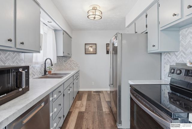 7513 S 88th Street, La Vista, NE 68128