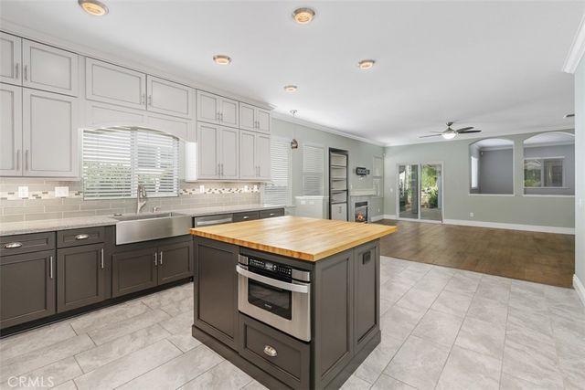 28064 Oakhaven Lane, Menifee, CA 92584