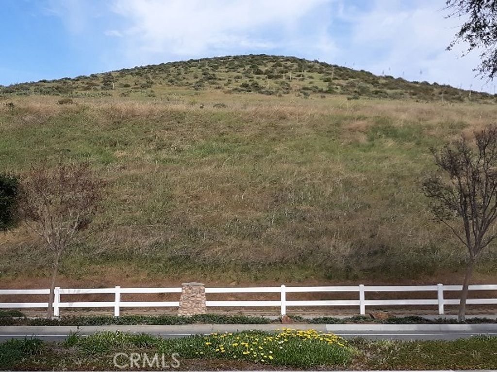 0 Yosemite, Simi Valley, CA 93063 — exterior