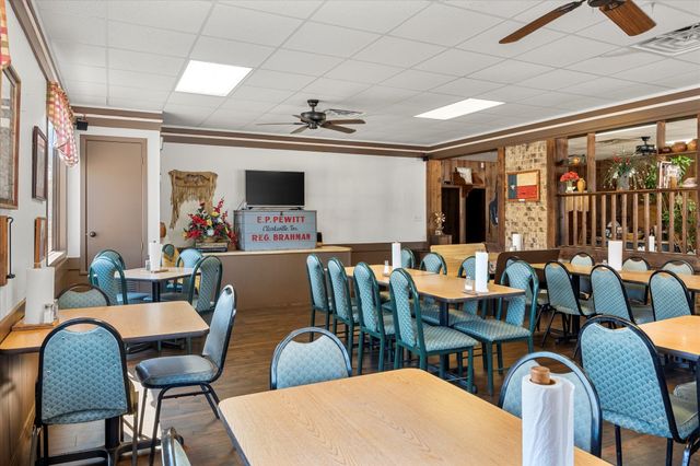 800 E Main Street, Omaha, TX 75571