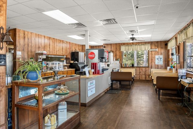 800 E Main Street, Omaha, TX 75571