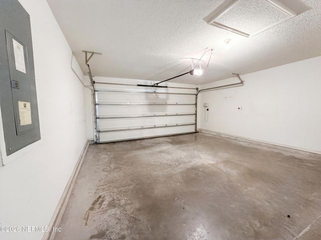 11862 ALEXANDRA Drive, Jacksonville, FL 32218