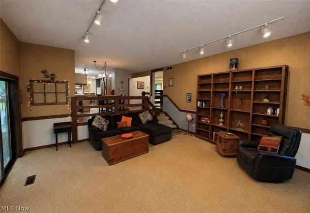 950 Kingswood Drive, Akron, OH 44313