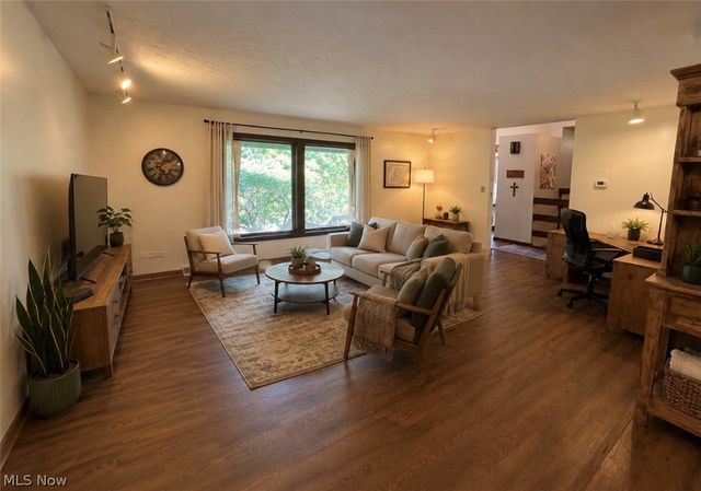 950 Kingswood Drive, Akron, OH 44313