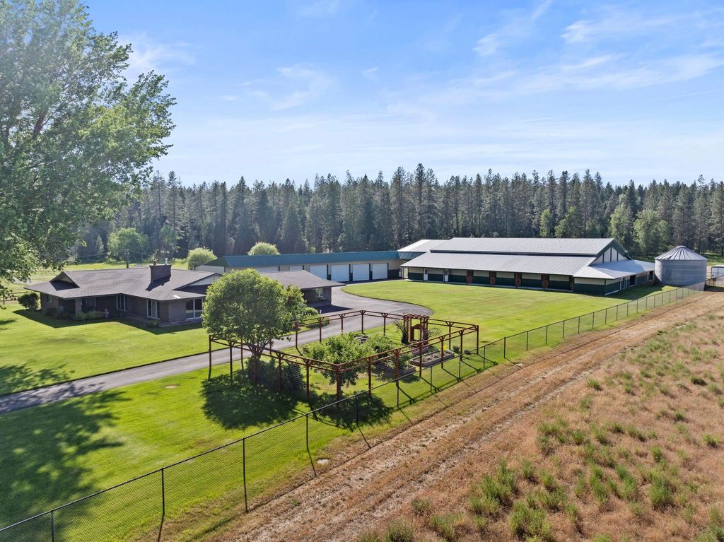 24415 N Crescent Rd, Chattaroy, WA 99003 photo 2