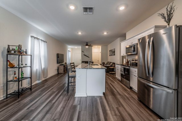 5612 Pearl Meadow, Converse, TX 78109