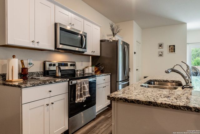 5612 Pearl Meadow, Converse, TX 78109