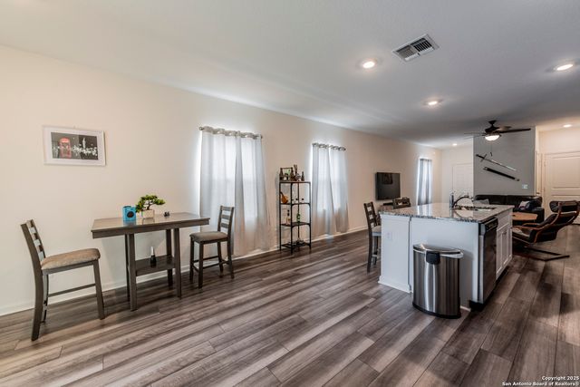 5612 Pearl Meadow, Converse, TX 78109