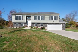 34 Pear Tree Drive, Naugatuck, CT 06770