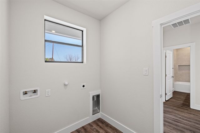 1531 Corona Drive, Granbury, TX 76048