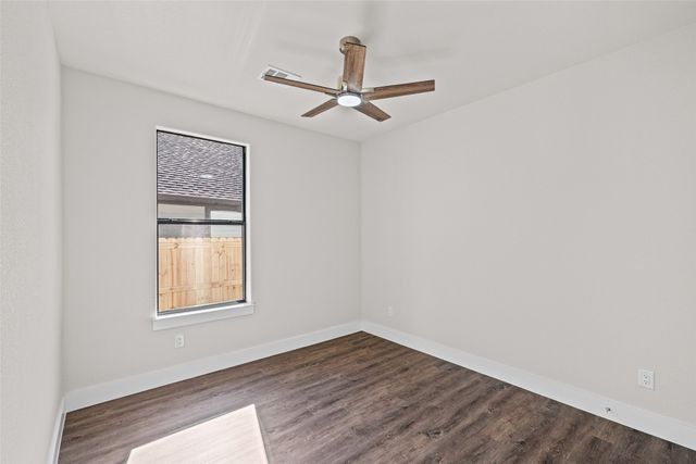 1531 Corona Drive, Granbury, TX 76048