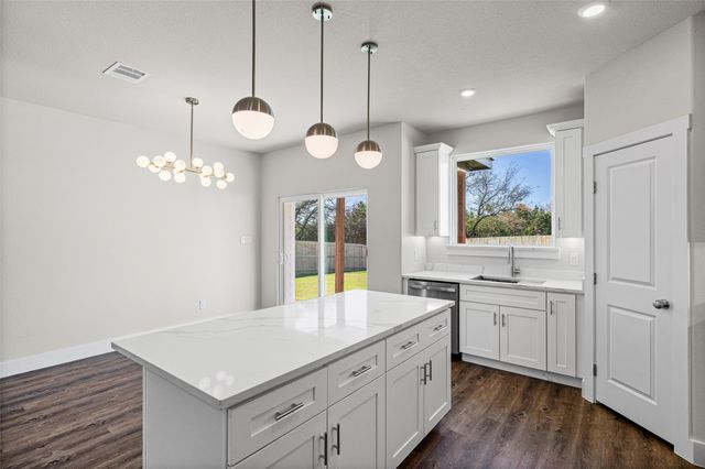 1531 Corona Drive, Granbury, TX 76048