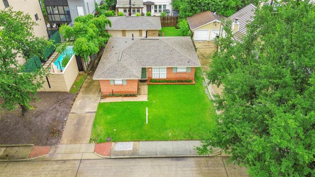 6130 Kirby Drive, Houston, TX 77005