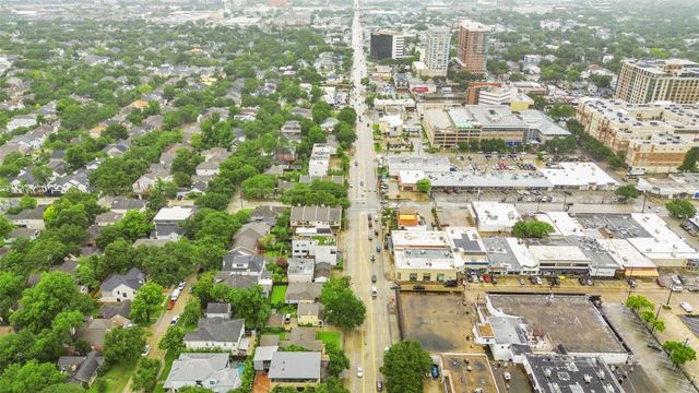 6130 Kirby Drive, Houston, TX 77005