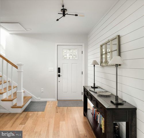 201 MEADOW LN, Lost River, WV 26810