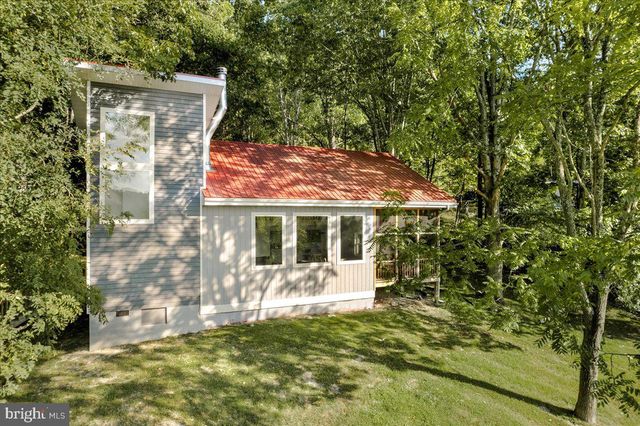 201 MEADOW LN, Lost River, WV 26810