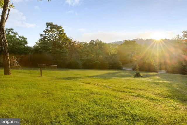 201 MEADOW LN, Lost River, WV 26810