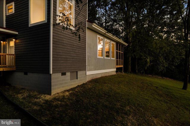201 MEADOW LN, Lost River, WV 26810
