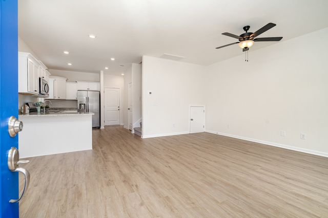 107 Hook and Ladder Ln, La Vergne, TN 37086