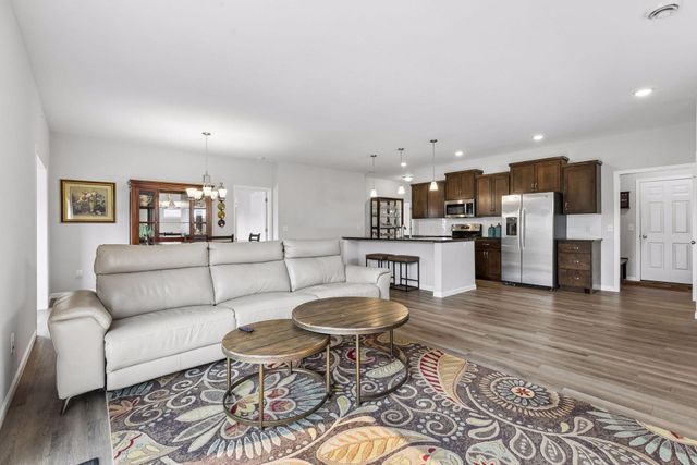 39585 Fawn Avenue, North Branch, MN 55056