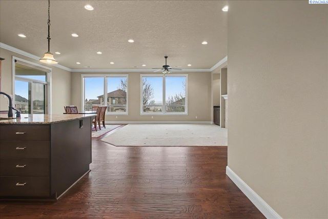 2815 Riverbend, Richland, WA 99353