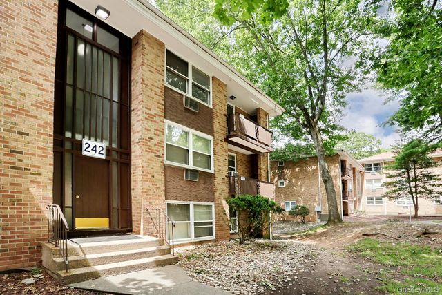 242 Kearsing Parkway F, Monsey, NY 10952