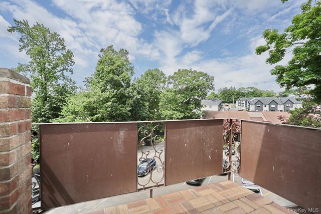 242 Kearsing Parkway F, Monsey, NY 10952