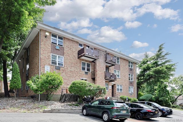 242 Kearsing Parkway F, Monsey, NY 10952