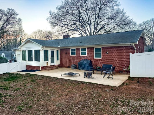 2044 Helen Drive, Gastonia, NC 28054