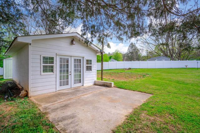 208 Million Street, Athens, TN 37303