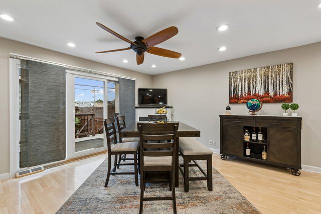 6039 W Montrose Avenue, Chicago, IL 60634