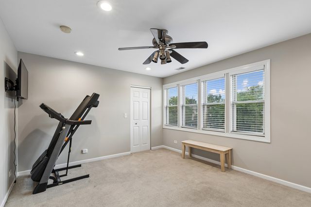 6039 W Montrose Avenue, Chicago, IL 60634