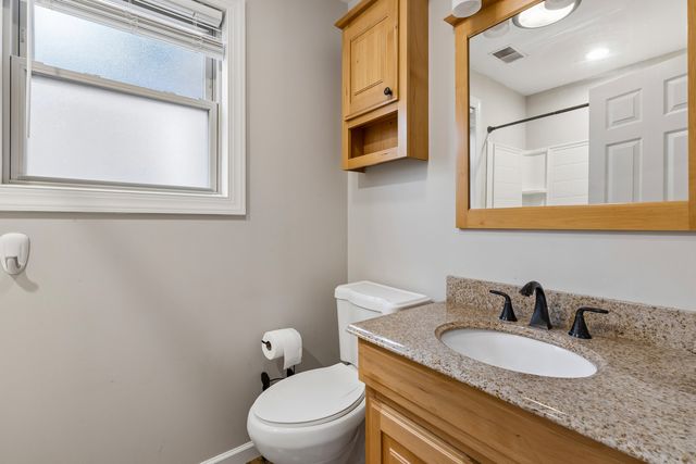6039 W Montrose Avenue, Chicago, IL 60634