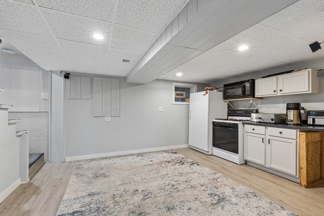 6039 W Montrose Avenue, Chicago, IL 60634