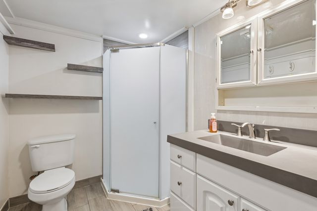6039 W Montrose Avenue, Chicago, IL 60634