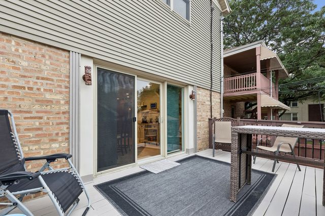 6039 W Montrose Avenue, Chicago, IL 60634