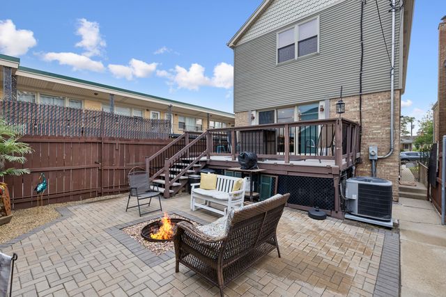 6039 W Montrose Avenue, Chicago, IL 60634