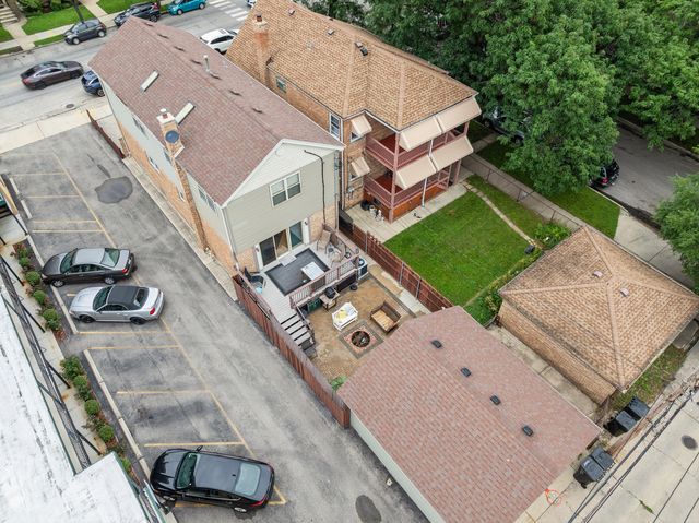 6039 W Montrose Avenue, Chicago, IL 60634