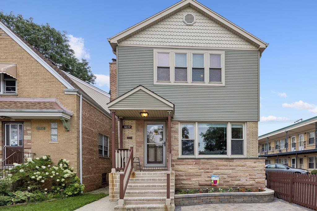 6039 W Montrose Avenue, Chicago, IL 60634