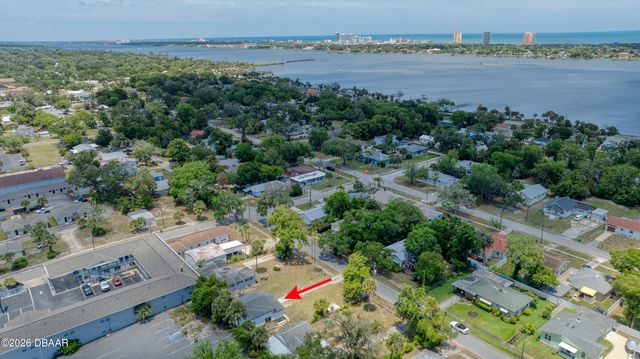 732 Avondale Avenue, Holly Hill, FL 32117