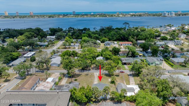 732 Avondale Avenue, Holly Hill, FL 32117