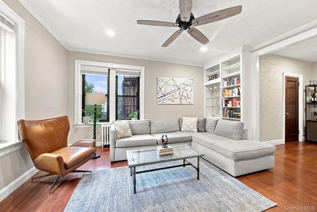 246 Bronxville Road i2, Bronxville, NY 10708