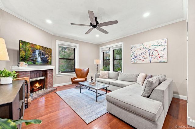 246 Bronxville Road i2, Bronxville, NY 10708